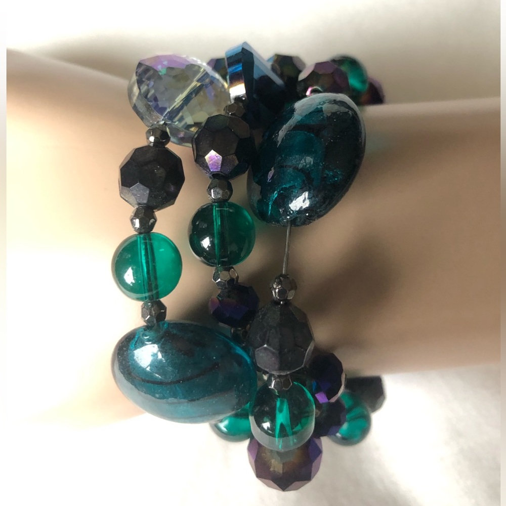 Beautiful wired stone bracelet